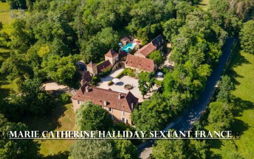 SPECTACULAR CHARTREUSE AND ITS THREE BEAUTIFUL HOUSES!