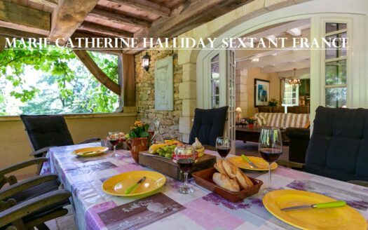 SPECTACULAR CHARTREUSE AND ITS THREE BEAUTIFUL HOUSES!