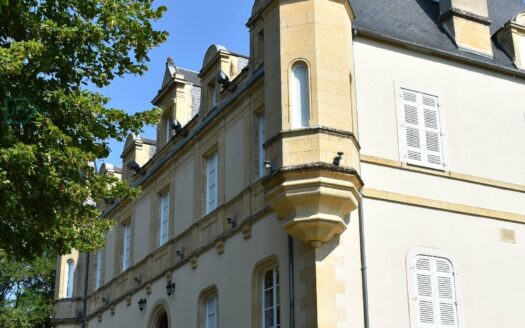 Former Relais Chateau Renovated  Maximum Profitability!