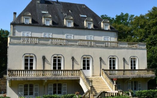 Former Relais Chateau Renovated  Maximum Profitability!
