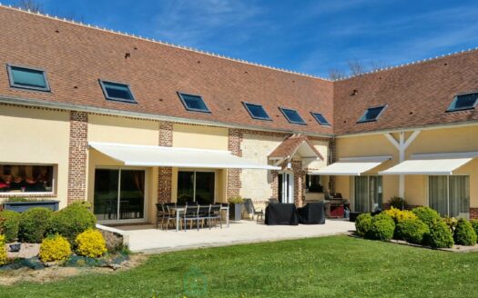 1h10 from Paris, Property ideally located in a quiet area and close to everything!