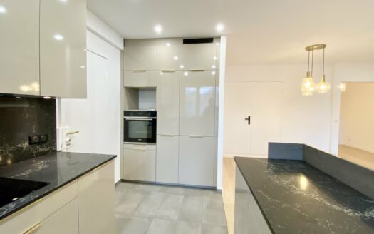 96 m2, 2 bedroom apartment, 1 cellar, 1 parking box (in option)